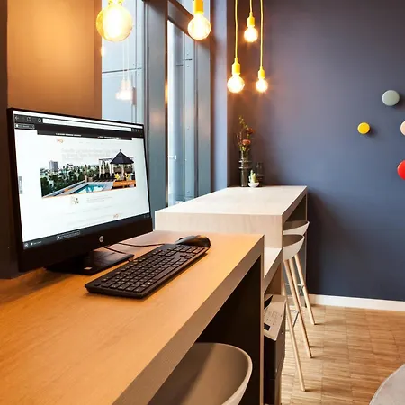 Express - Airport 酒店