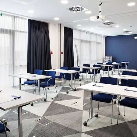 Hotel Express - Airport 3*