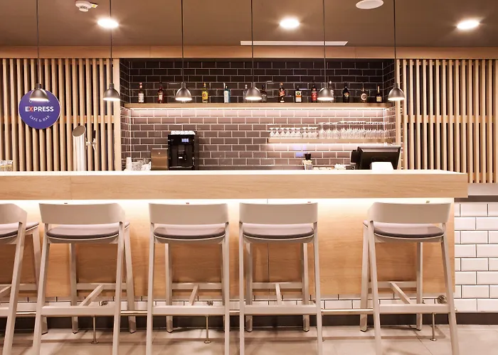 Express - Airport 酒店