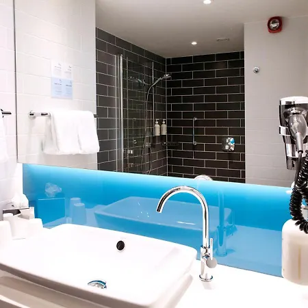 Hotel Express - Airport 3*