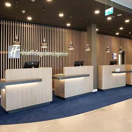 Express - Airport 3*