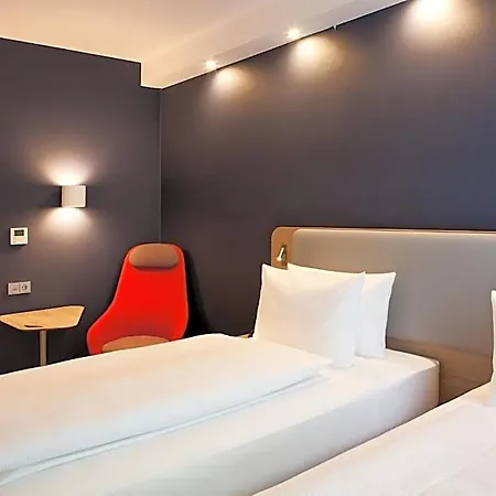 Express - Airport Hotel 3*