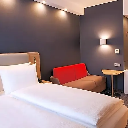 Express - Airport Hotel 3*